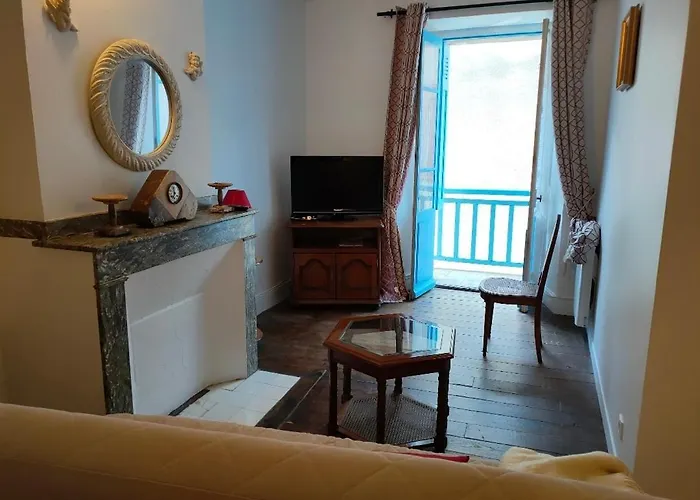 Agreable Maison Dans Un Beau Village De Montagne * Siguer